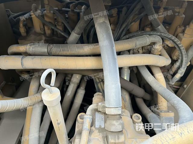 回轉(zhuǎn)馬達和主控閥（整機外觀）