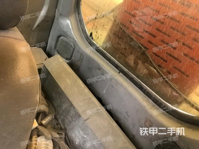 座椅后部(駕駛室部分) 座椅后部(駕駛室部分)