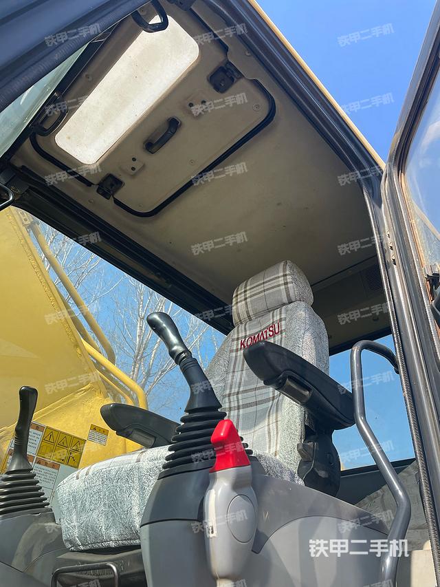 駕駛室頂部（整機(jī)外觀）