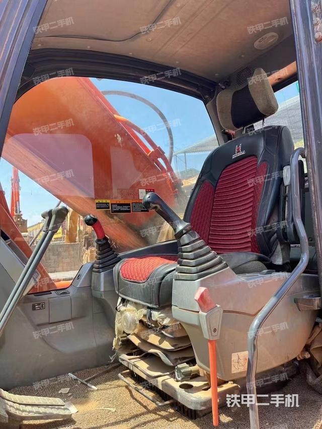 驾驶室整体（整机外观）