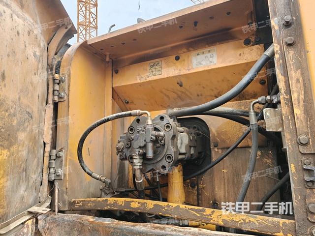 散熱器正面(大件艙室) 散熱器正面(大件艙室)