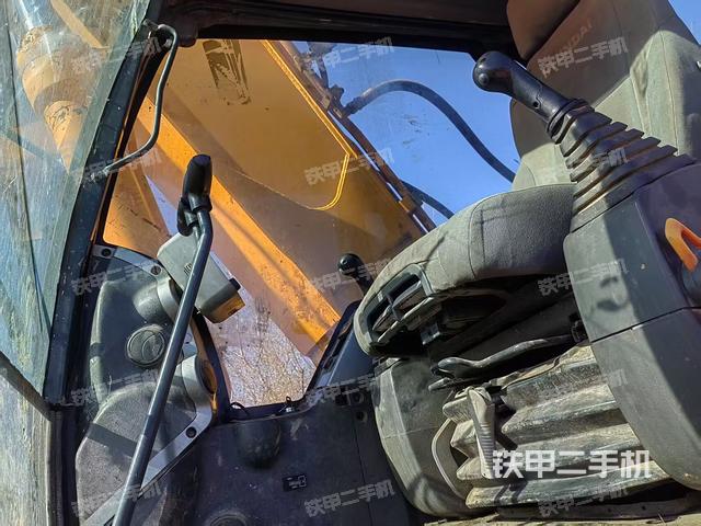 驾驶室整体（整机外观）