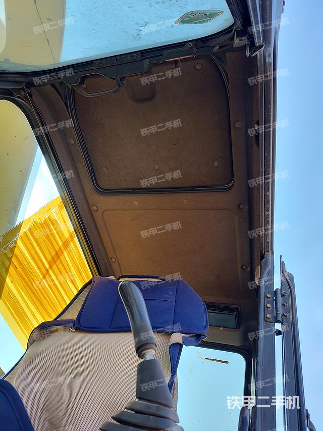 驾驶室顶部（整机外观）