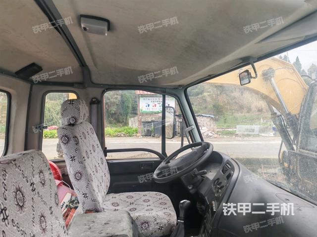 駕駛室內(nèi)部（駕駛室/操作室）