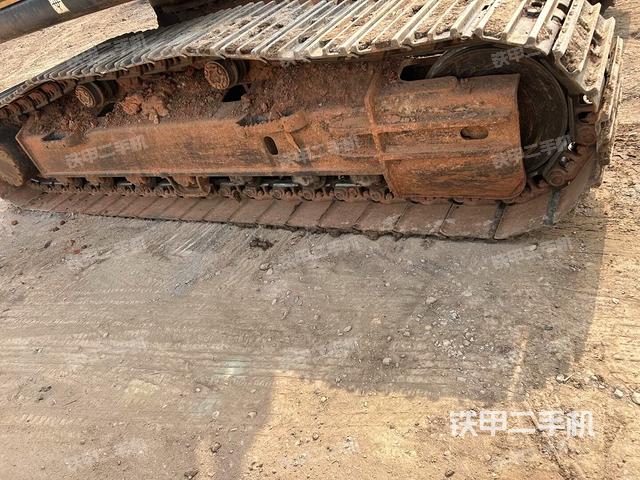 右側履帶整體(行走機構) 右側履帶整體(行走機構)
