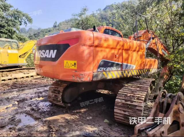 整機右后45°（整機外觀）