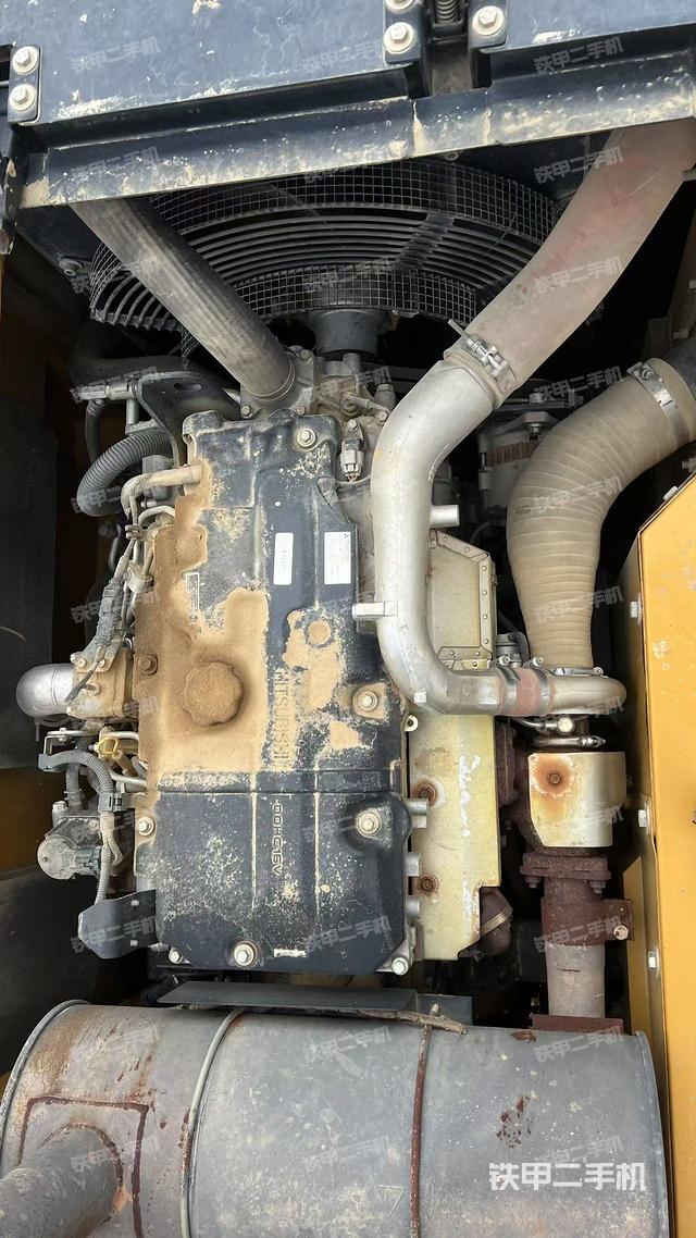 發(fā)動(dòng)機(jī)室（上車部件）