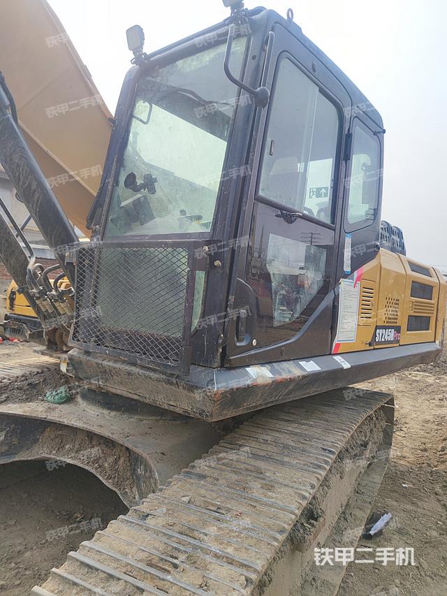 驾驶室整体（整机外观）