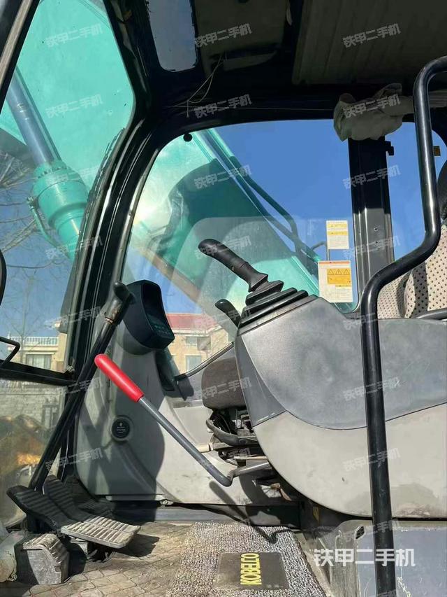 驾驶室整体（整机外观）