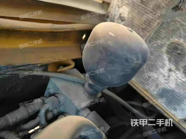 回轉(zhuǎn)馬達(dá)和主控閥（整機(jī)外觀）