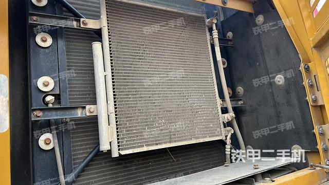 散熱器正面（大件艙室）