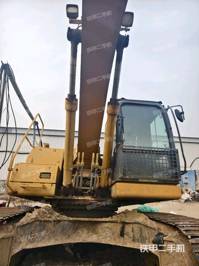 大臂油缸整體?豎拍（工作和回轉(zhuǎn)裝置）