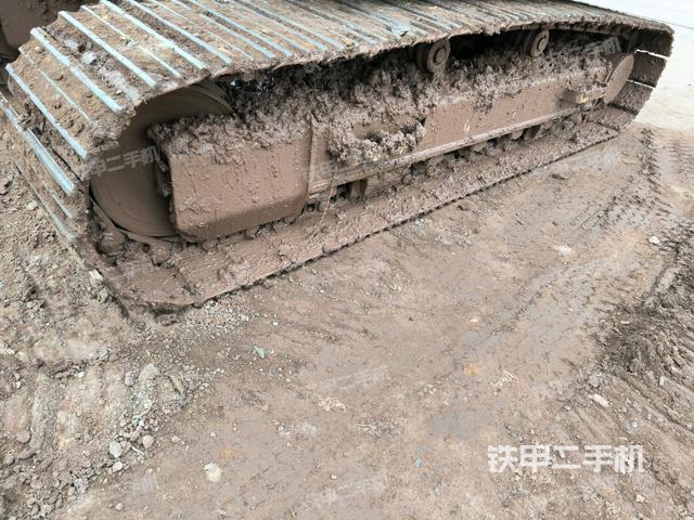 右側(cè)履帶整體(行走機(jī)構(gòu)) 右側(cè)履帶整體(行走機(jī)構(gòu))