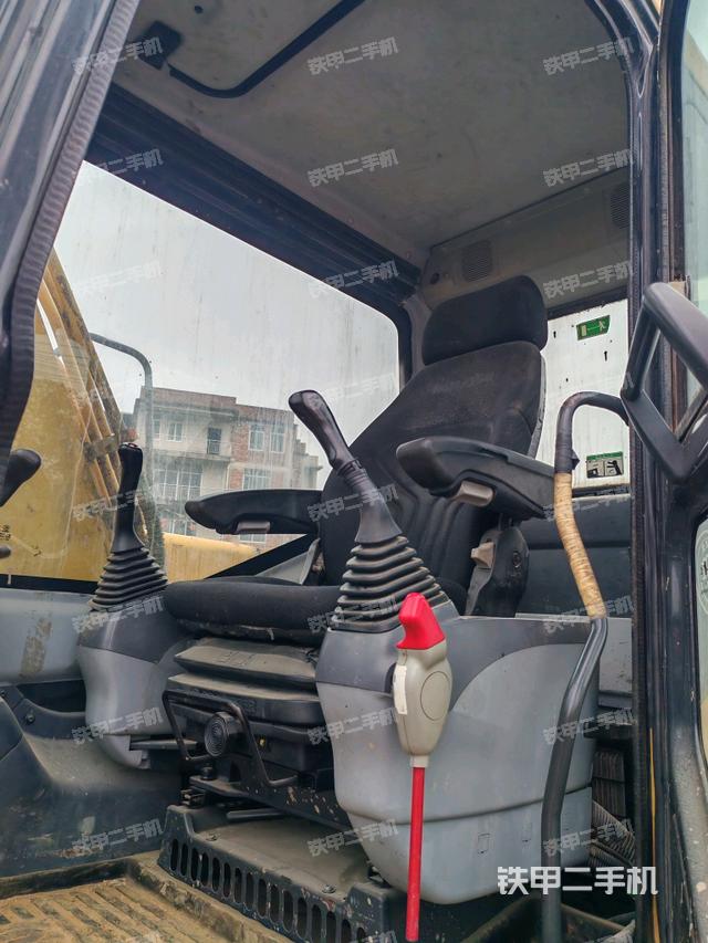 駕駛室整體（整機(jī)外觀）