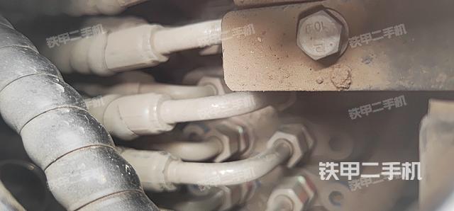 回转马达和主控阀（整机外观）