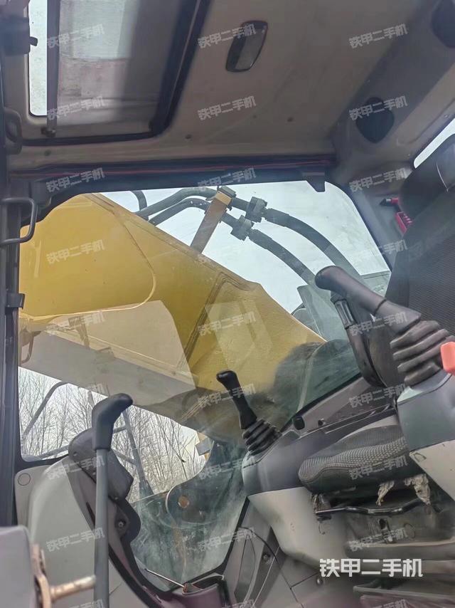 驾驶室整体（整机外观）