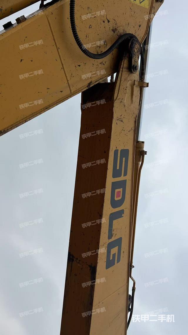 大臂整體?右側(cè)（工作和回轉(zhuǎn)裝置）