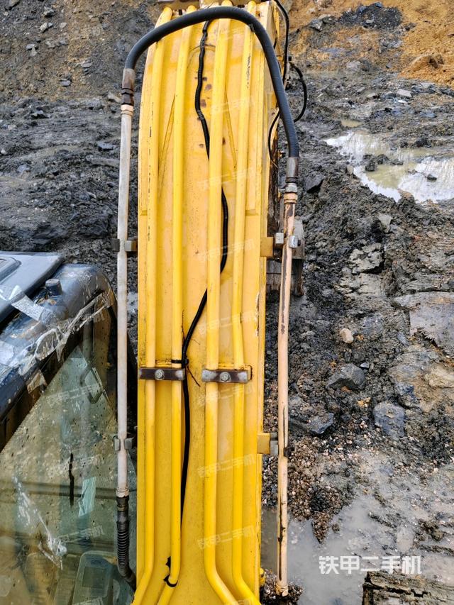 大臂背部俯視（工作和回轉(zhuǎn)裝置）