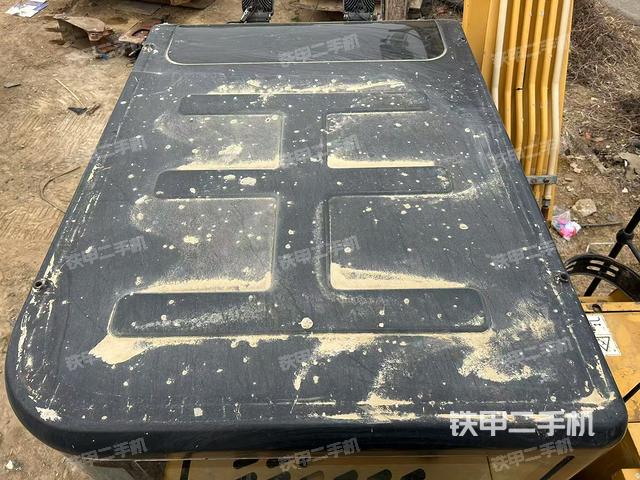 驾驶室顶部（整机外观）