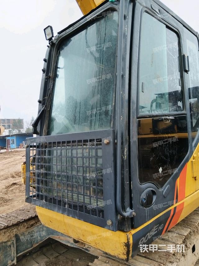 駕駛室整體（整機(jī)外觀）