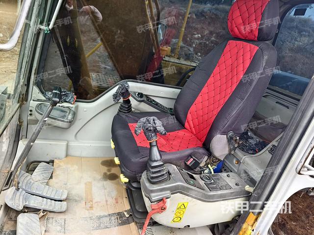 驾驶室整体（整机外观）