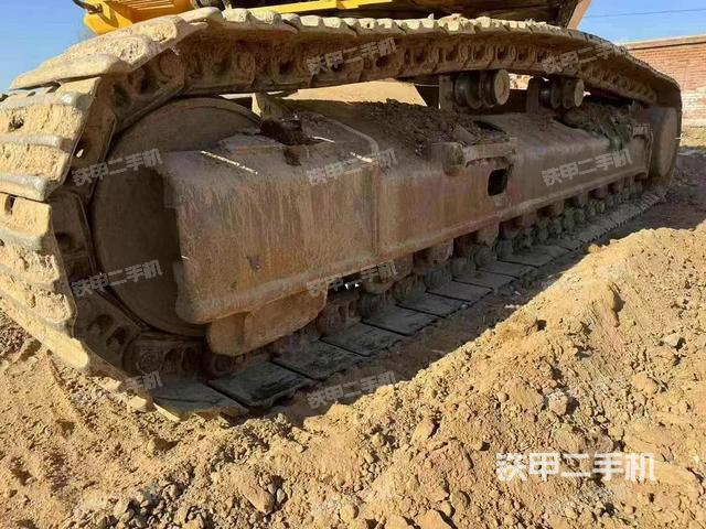 單側(cè)履帶整體（整機(jī)外觀）