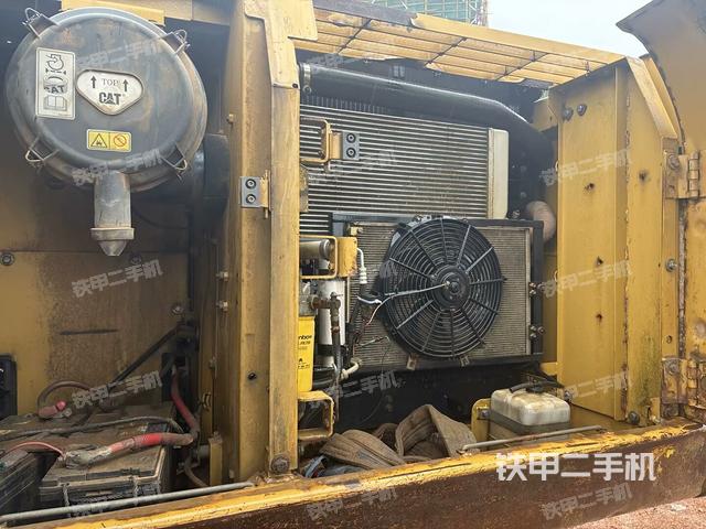 散熱器正面（大件艙室）