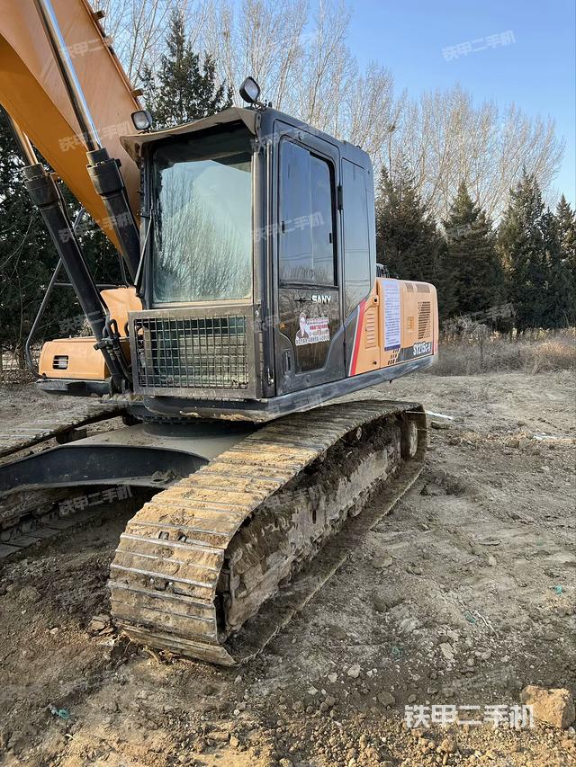 駕駛室頂部（整機(jī)外觀）