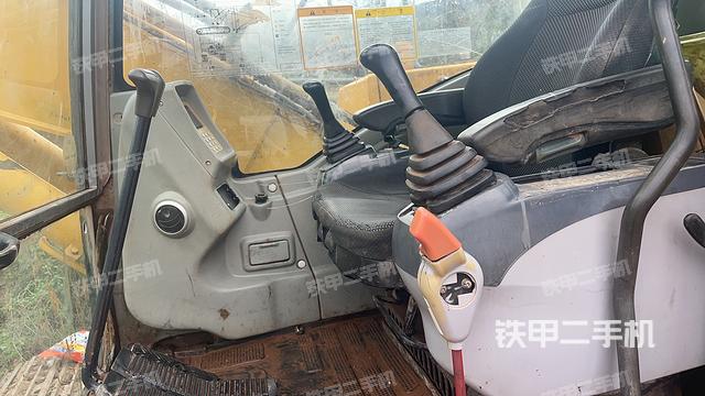 駕駛室整體（整機(jī)外觀）