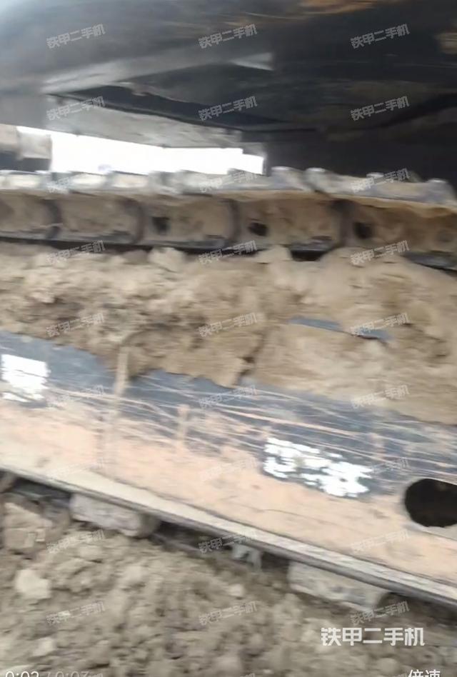 單側(cè)履帶整體(整機外觀) 單側(cè)履帶整體(整機外觀)