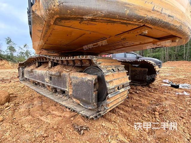 單側(cè)履帶整體（整機(jī)外觀）