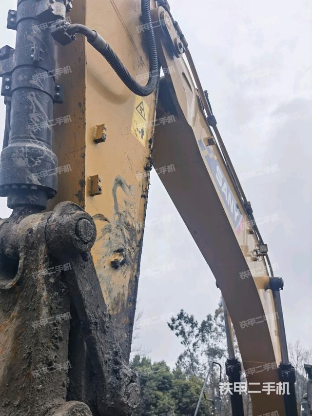 小臂整體左后(工作和回轉(zhuǎn)裝置) 小臂整體左后(工作和回轉(zhuǎn)裝置)