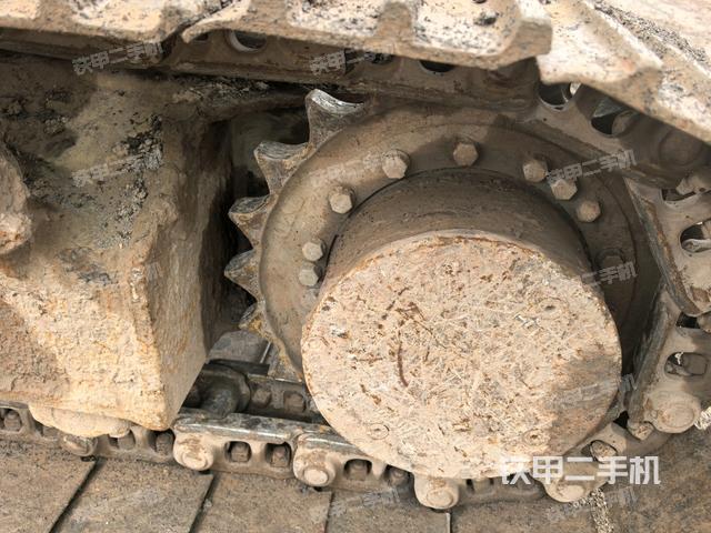 左驅(qū)動輪（行走機(jī)構(gòu)）