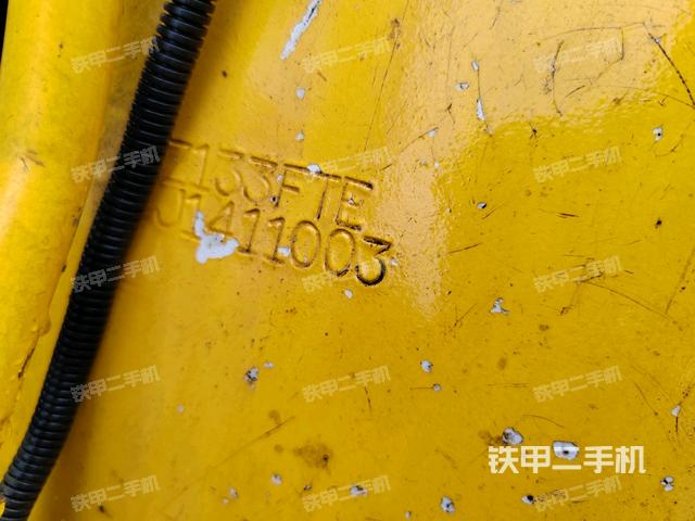 轉(zhuǎn)盤和下車架正前（工作和回轉(zhuǎn)裝置）