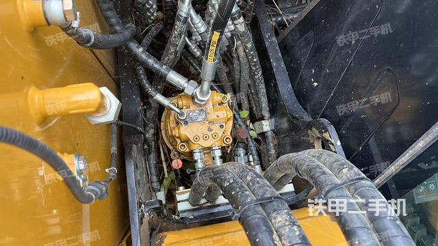 回轉(zhuǎn)馬達(dá)（上車部件）