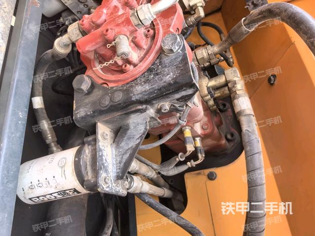 液壓泵斜45?左（大件艙室）