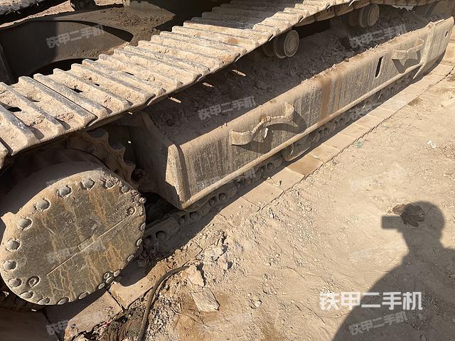 單側(cè)履帶整體（整機(jī)外觀）