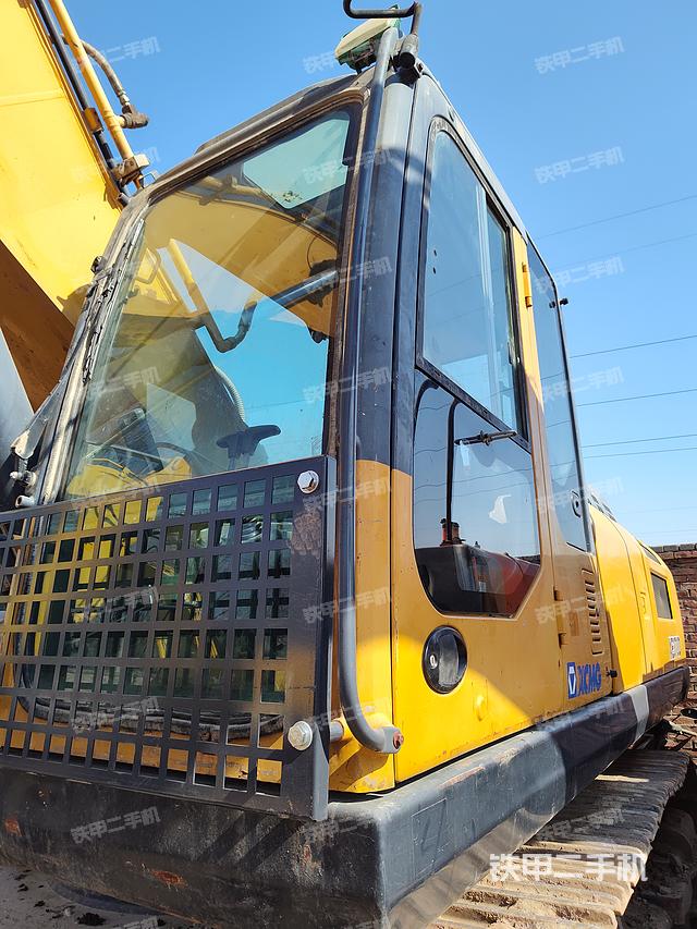 驾驶室整体（整机外观）