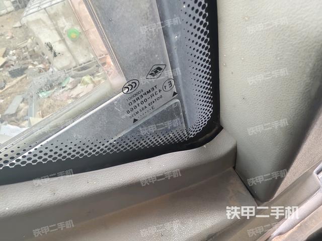 后窗玻璃角標(biāo)（駕駛室部分）