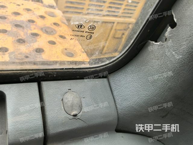 右側(cè)玻璃角標(biāo)（駕駛室部分）