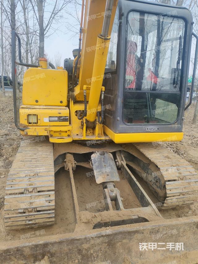 轉(zhuǎn)盤和下車架正前(工作和回轉(zhuǎn)裝置) 轉(zhuǎn)盤和下車架正前(工作和回轉(zhuǎn)裝置)