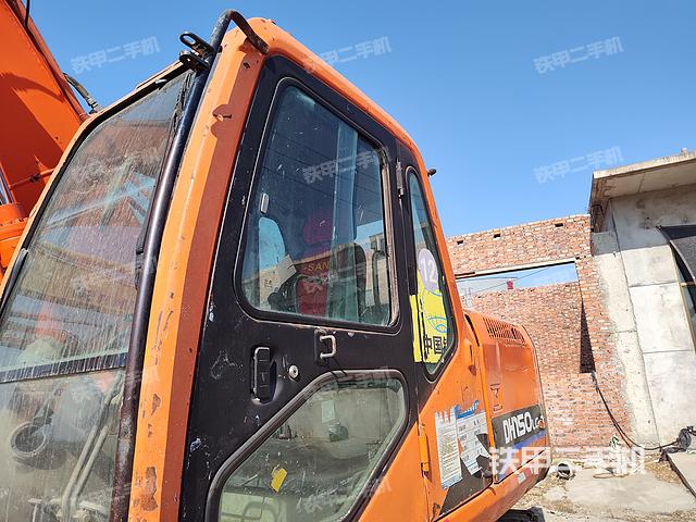 驾驶室整体（整机外观）