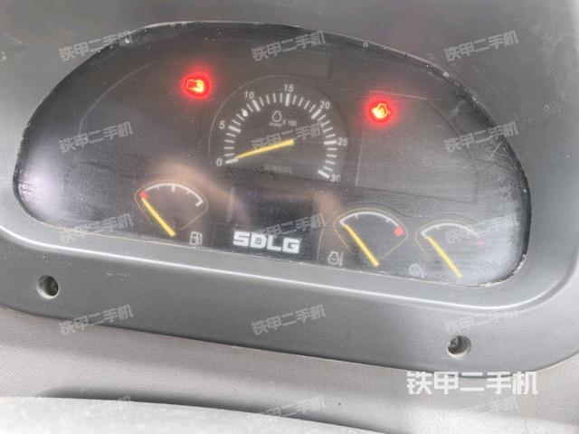 儀表盤(駕駛室部分) 儀表盤(駕駛室部分)