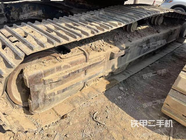 單側(cè)履帶整體（整機(jī)外觀）