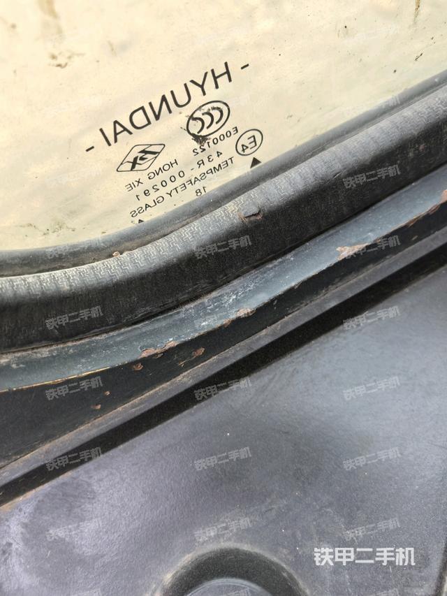 后窗玻璃角標(biāo)（駕駛室部分）