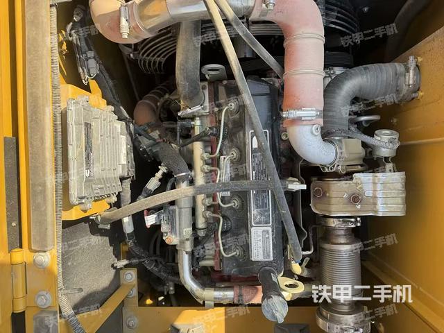 發(fā)動機(jī)整體俯視(整機(jī)外觀) 發(fā)動機(jī)整體俯視(整機(jī)外觀)