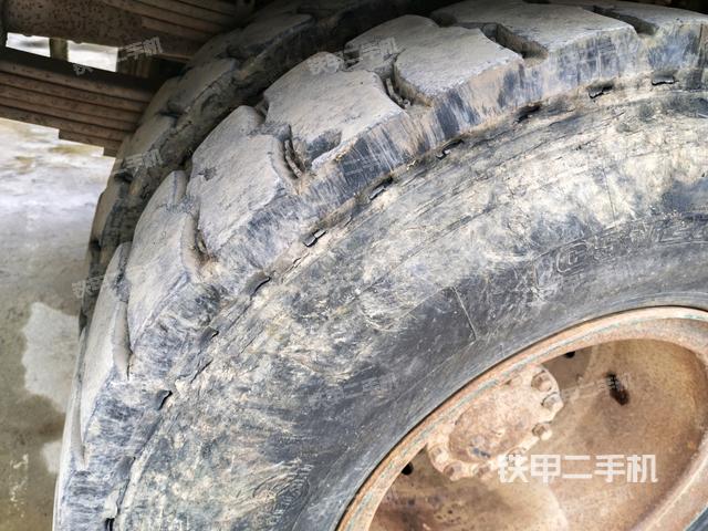 右驅(qū)動(dòng)輪/右后輪（行走機(jī)構(gòu)）