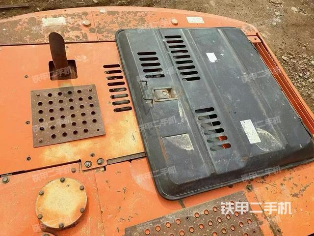 驾驶室顶部（整机外观）