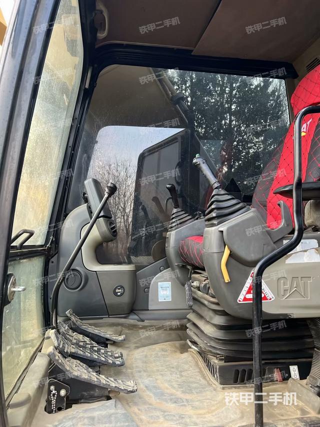 駕駛室整體（整機外觀）