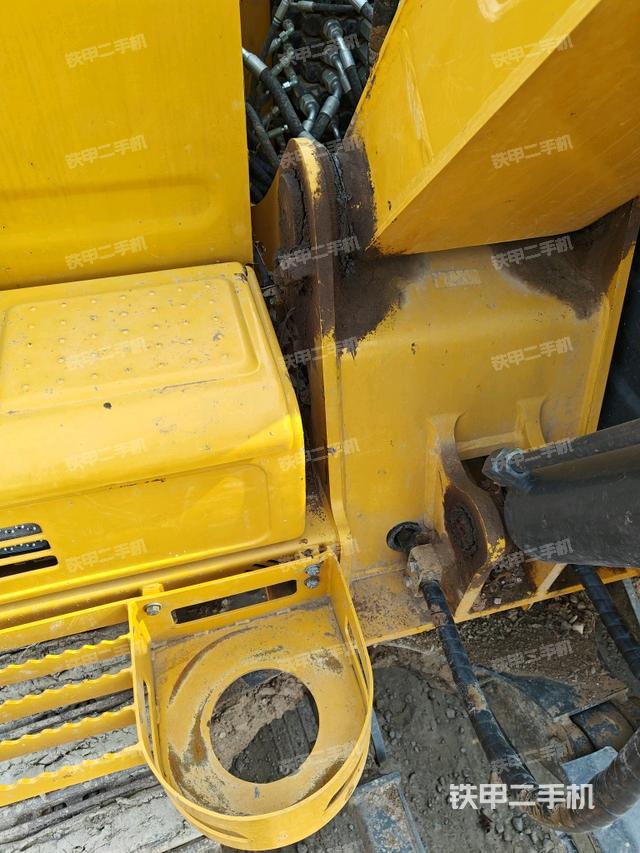 大臂根部?斜（工作和回轉(zhuǎn)裝置）